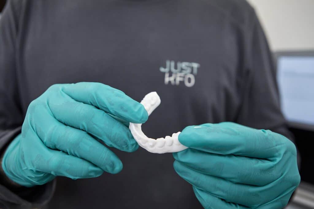 Kieferorthopaede Koeln - JUST KFO - Dr. Steinmaier + Kollegen - Labor - 3D-Druck Aligner