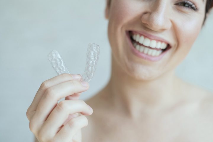 Kieferorthopaede Koeln - JUST KFO - Dr. Steinmaier + Kollegen - Invisalign Koeln gerade Zaehne